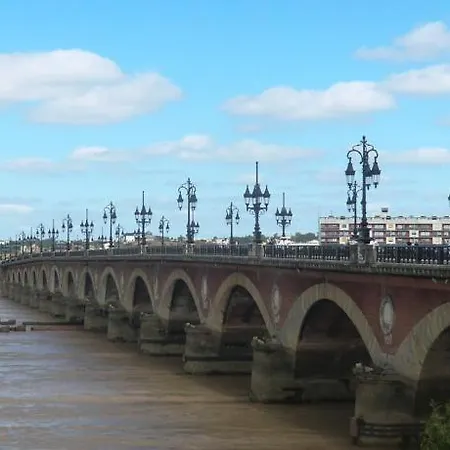 Quai Bourgeois * Bordeaux